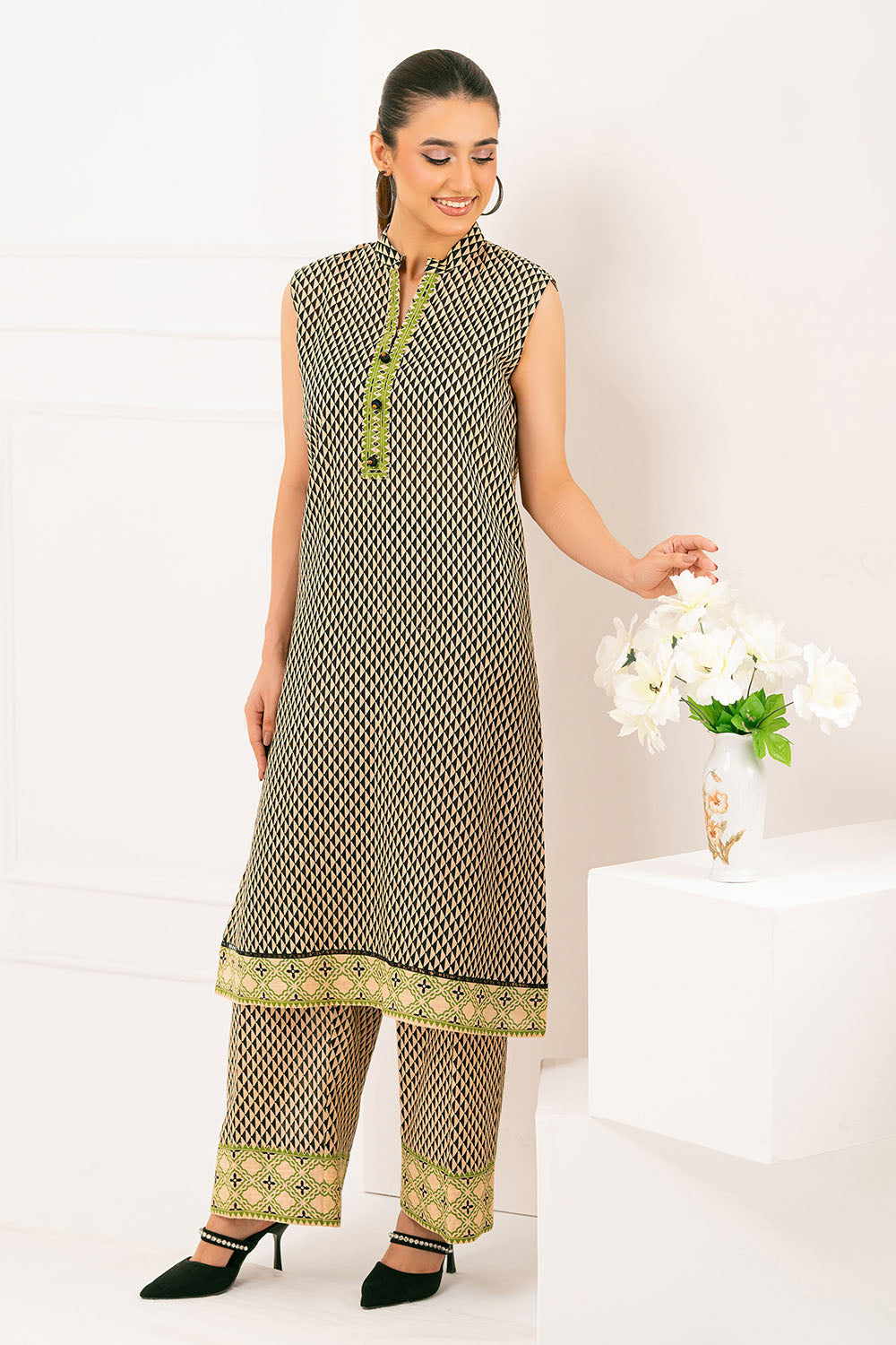 2 Piece Printed Khaddar Suit