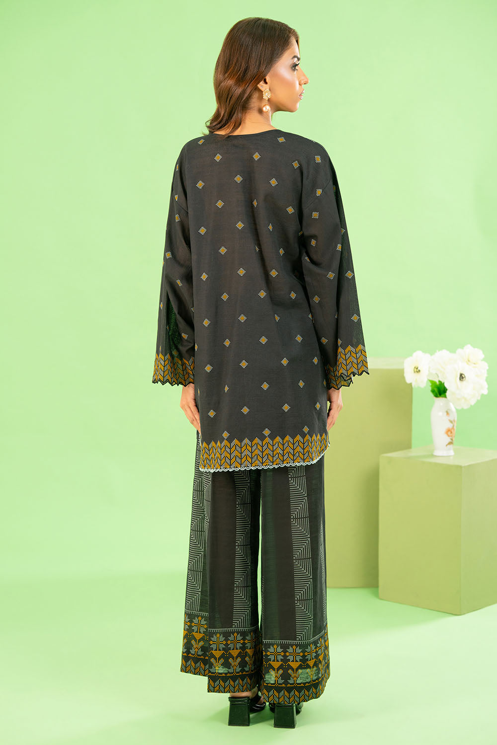 2 Piece Printed Khaddar Suit