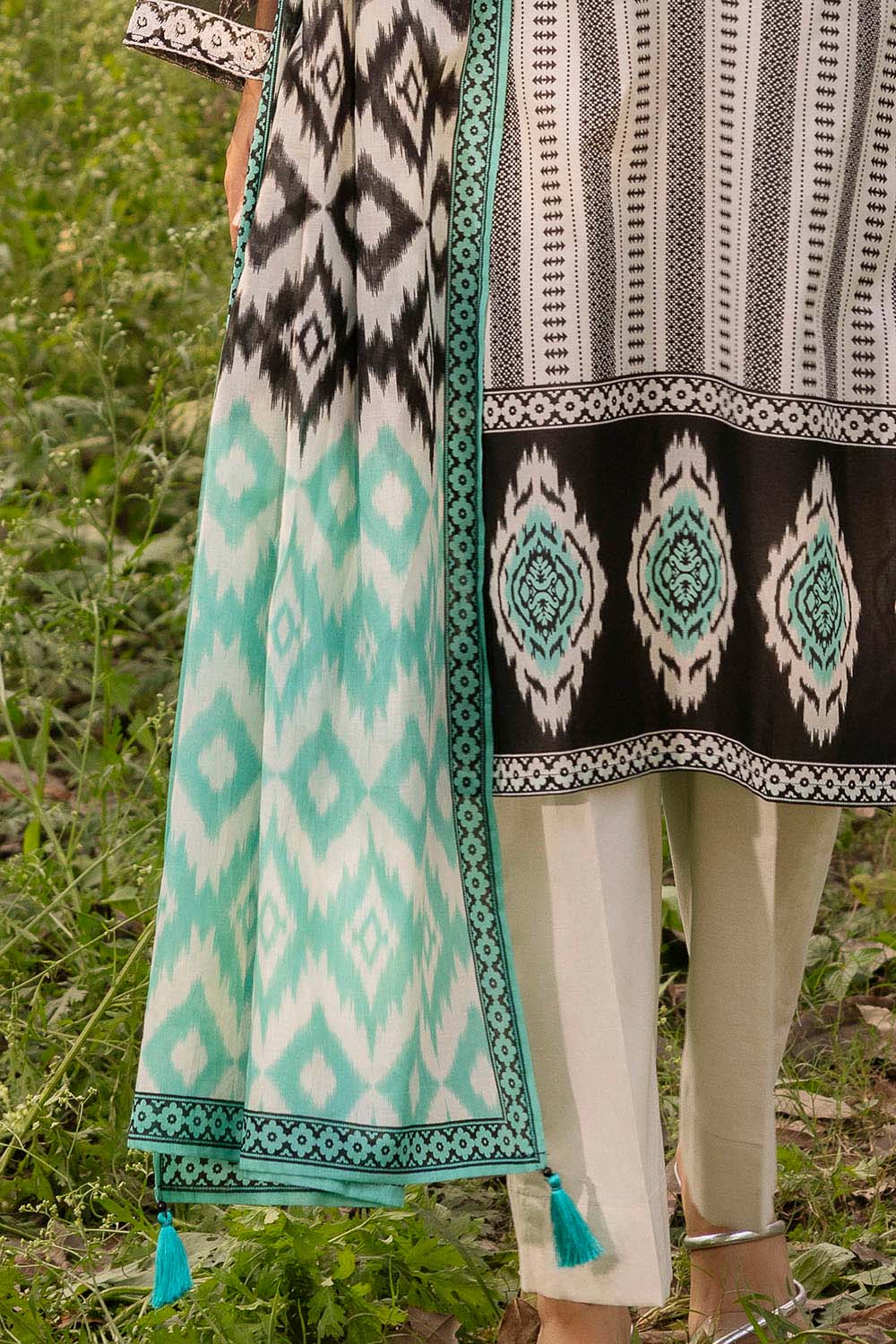 3 Piece Printed Lawn Suit with Embroidered Neckline and Border