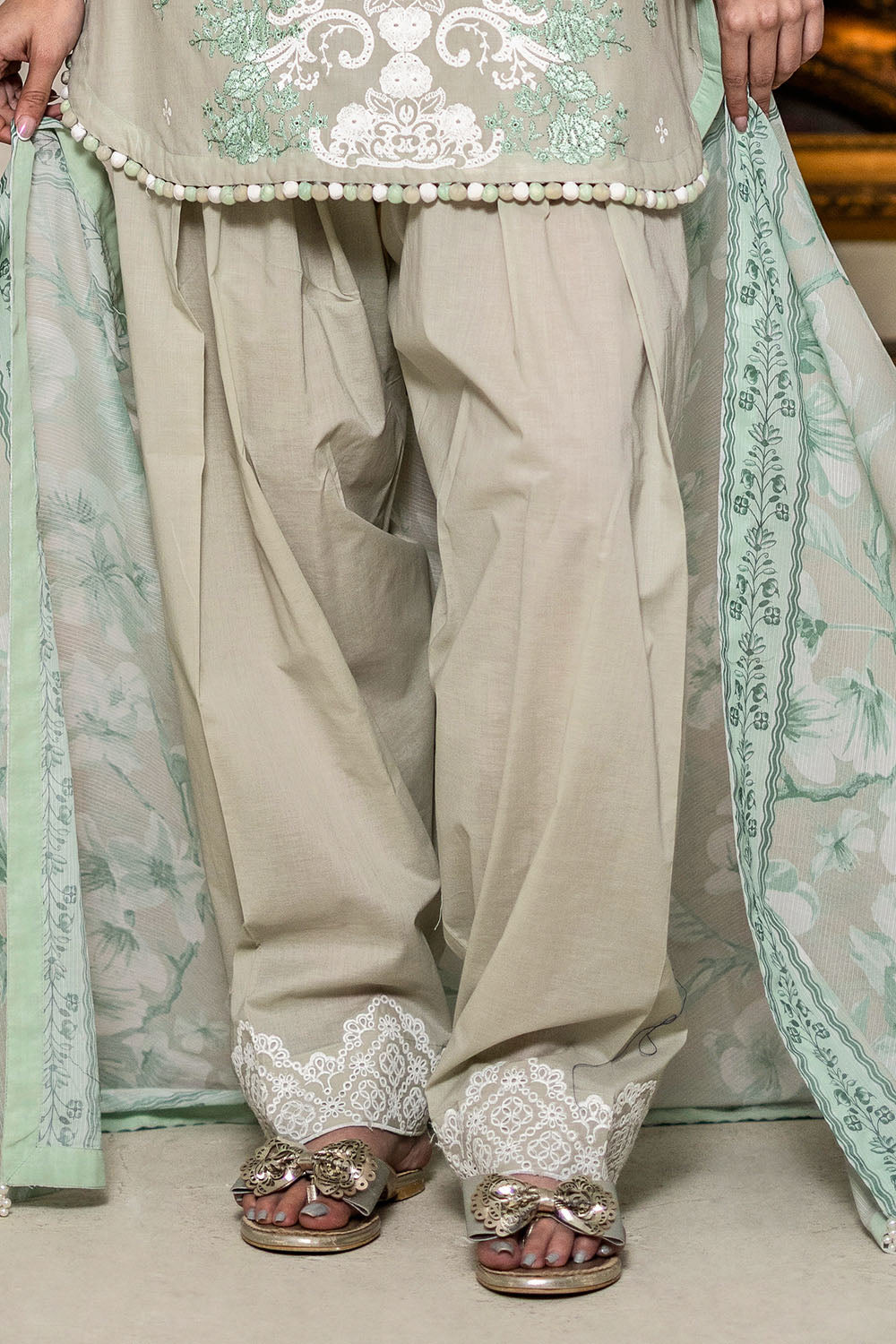 3 Piece Embroidered Lawn Suit With Denting Lawn Dupatta And Border