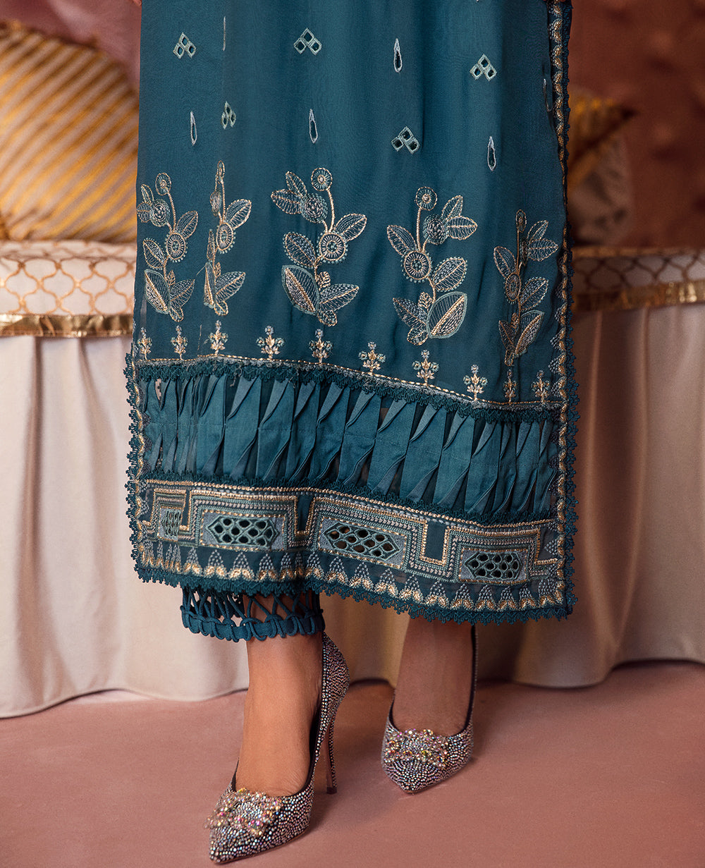 Zarqeen Earrings