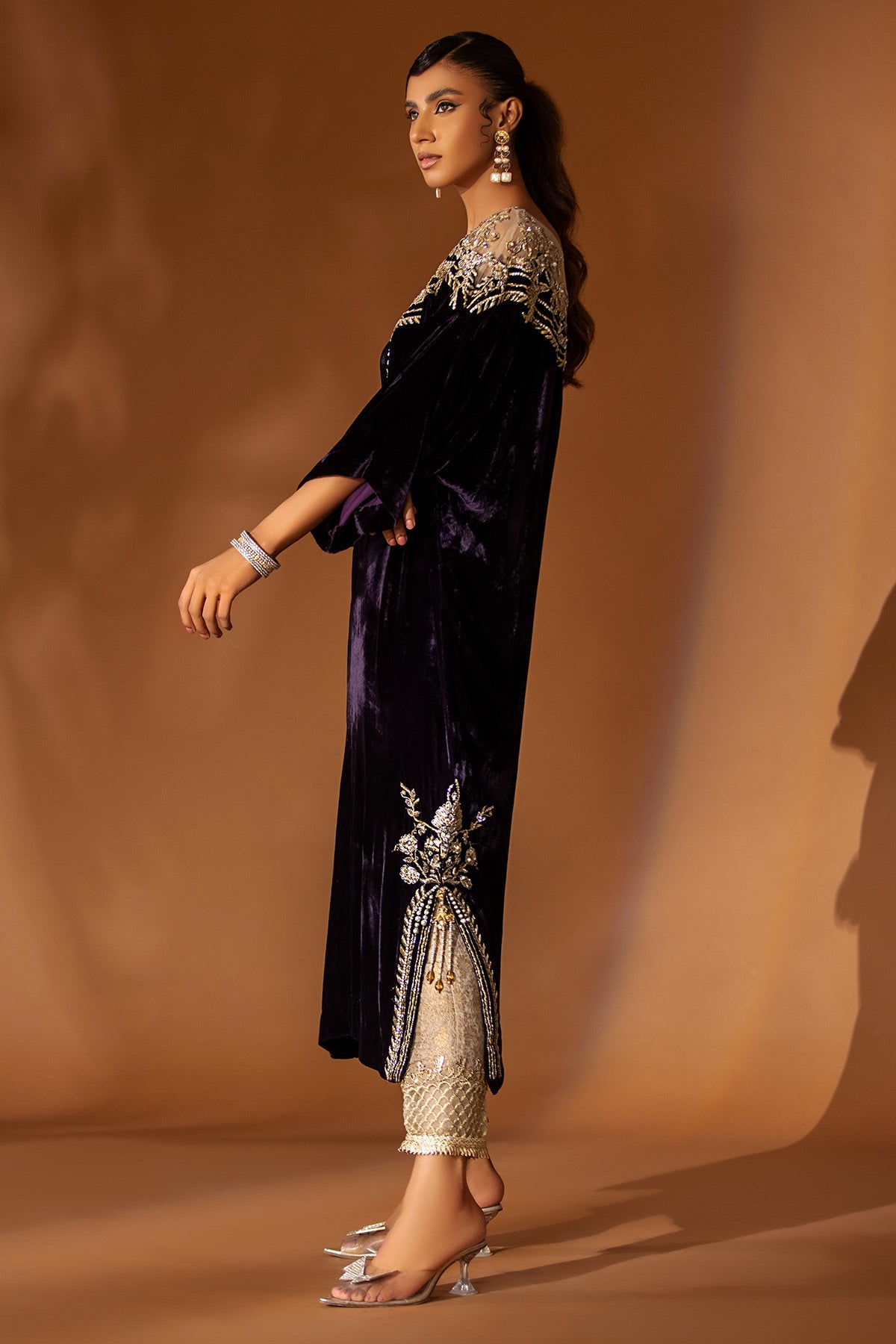 https://cdn.shopify.com/s/files/1/0742/2718/8017/products/RT-V-11-21-2_2.jpg?v=1755426015