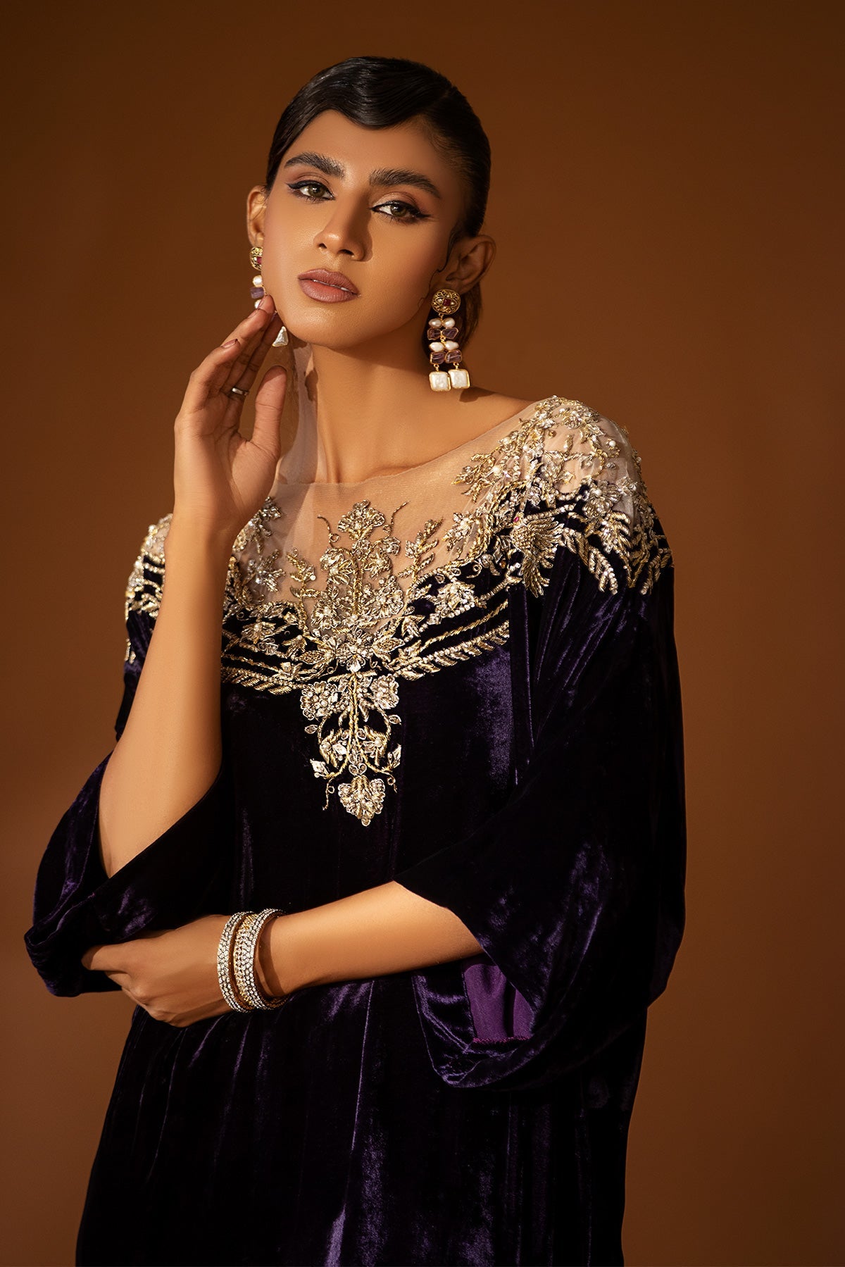 https://cdn.shopify.com/s/files/1/0742/2718/8017/products/RT-V-11-21-2_4.jpg?v=1755426015