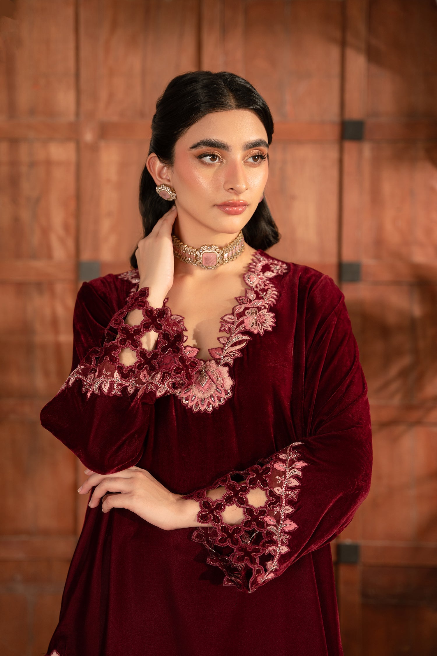 https://cdn.shopify.com/s/files/1/0663/9616/0233/files/Red_Garnet_6.jpg?v=1763033850