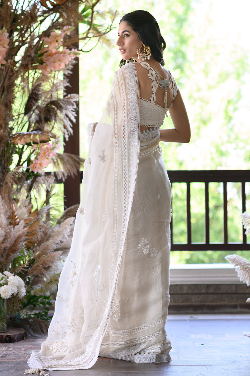 https://cdn.shopify.com/s/files/1/0567/2953/4537/products/Rosette_6.jpg?v=1671538372