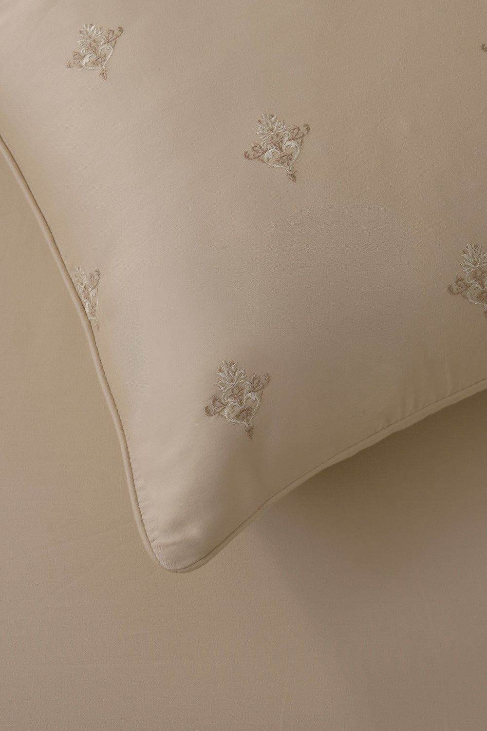 Royal Essence Embroidered Bed Sheet Set