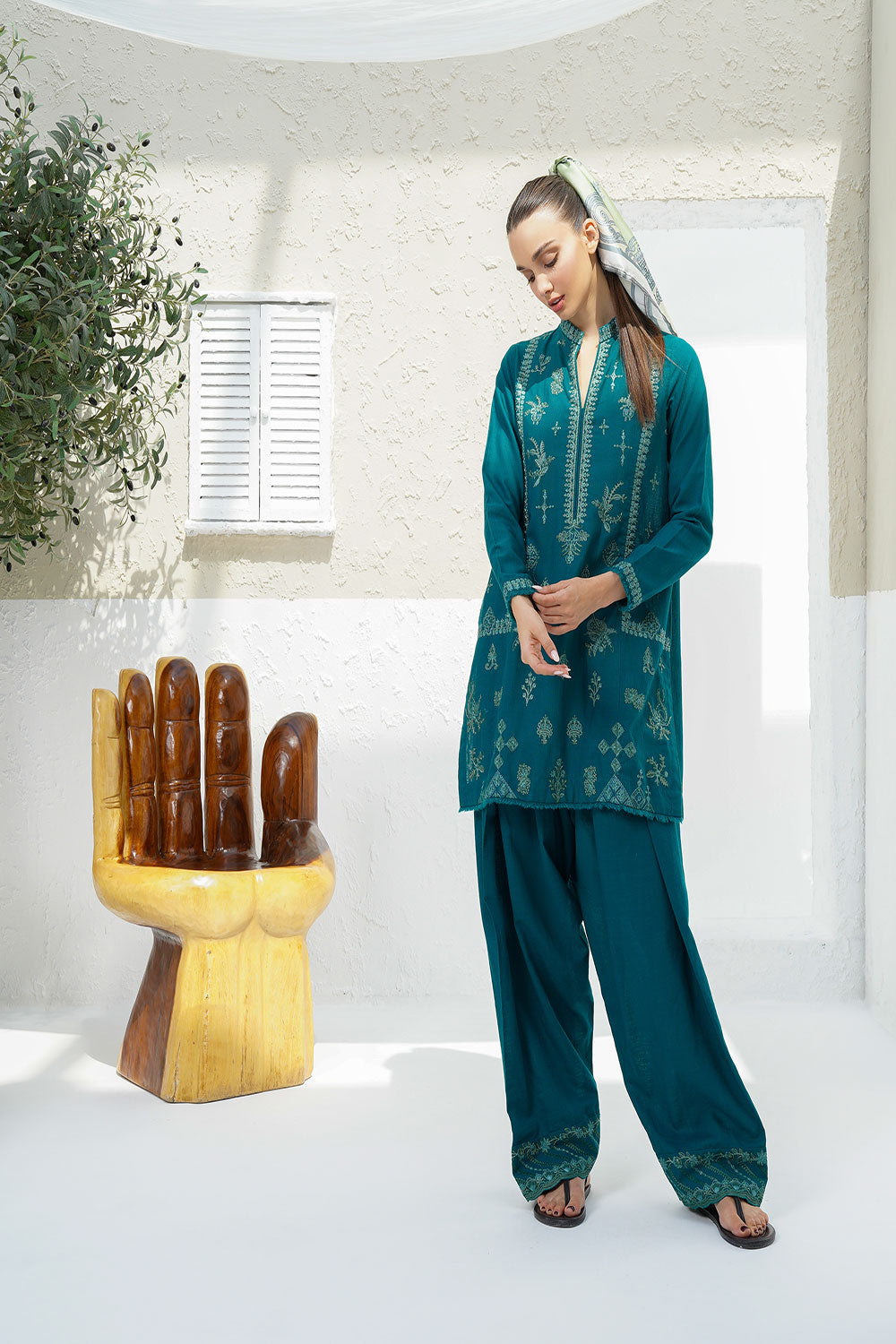 Design 4 - Winter Pret 25 Shirt & Trouser