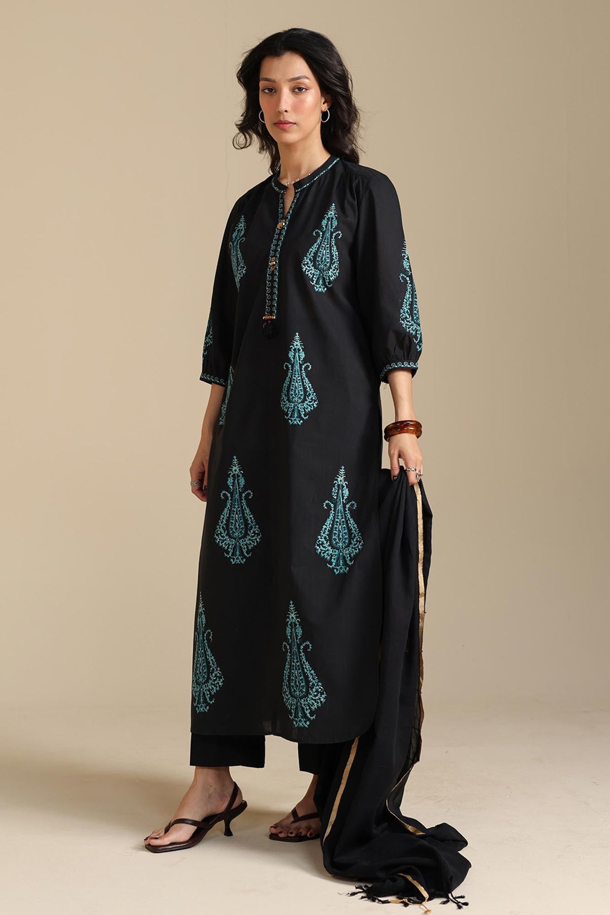 Embroidered Gul 3-Piece Suit