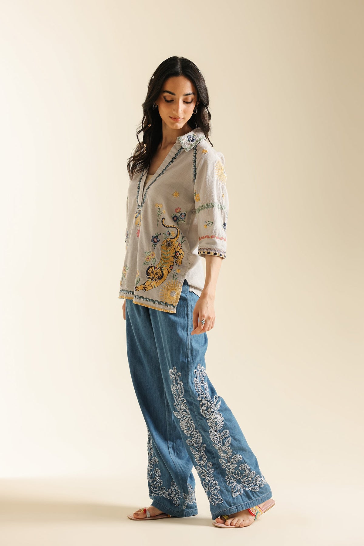 EMBROIDERED TOP (S3E0430/119/912)
