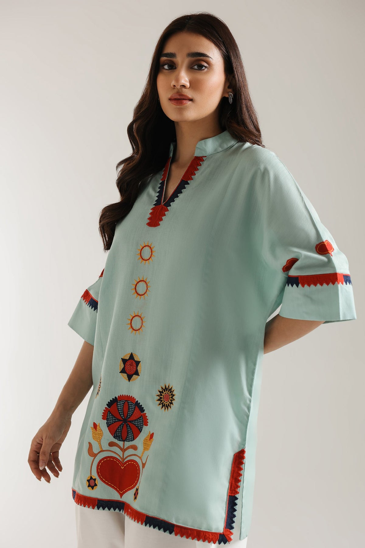 EMBROIDERED SHIRT (S3E6361/102/718)