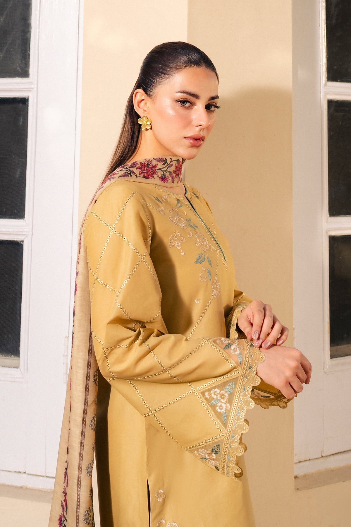 EMBROIDERED LAWN USE-9365
