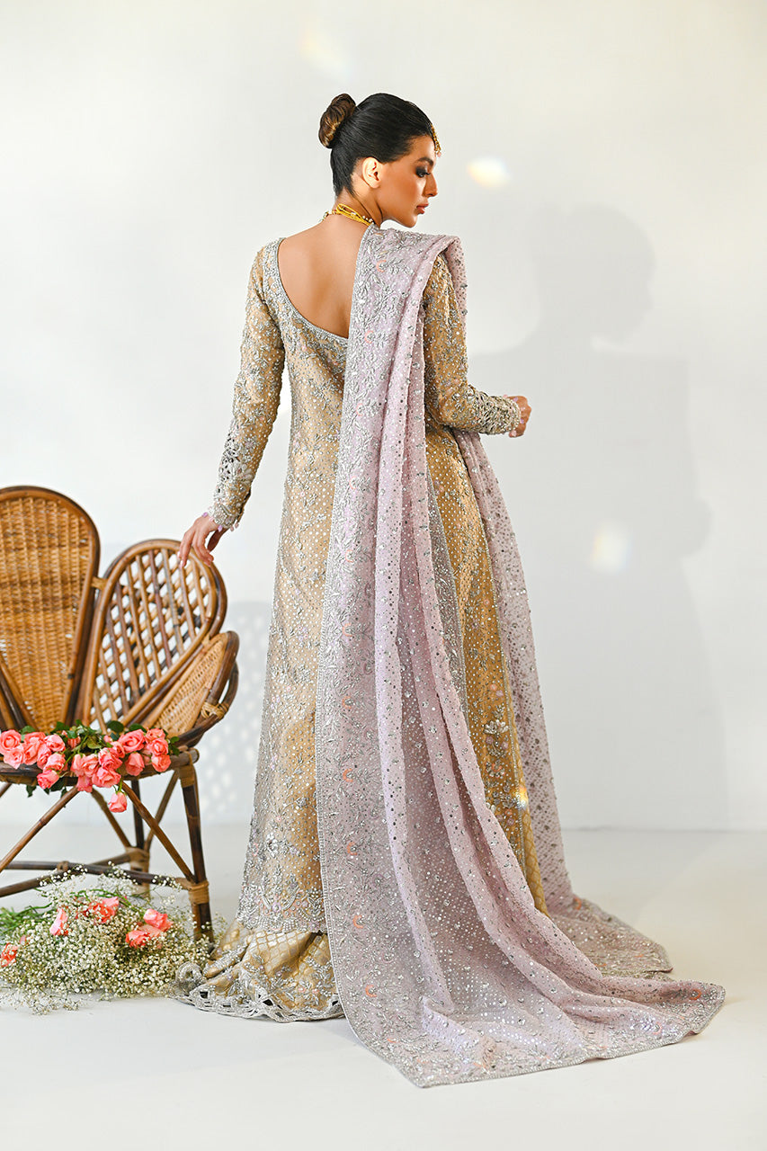 https://cdn.shopify.com/s/files/1/0588/3661/5221/files/SANIAMASKTAIYA2024BRIDALS-1630_09985436-08e6-4e66-b1a0-c621052b3b20.jpg?v=1734160550