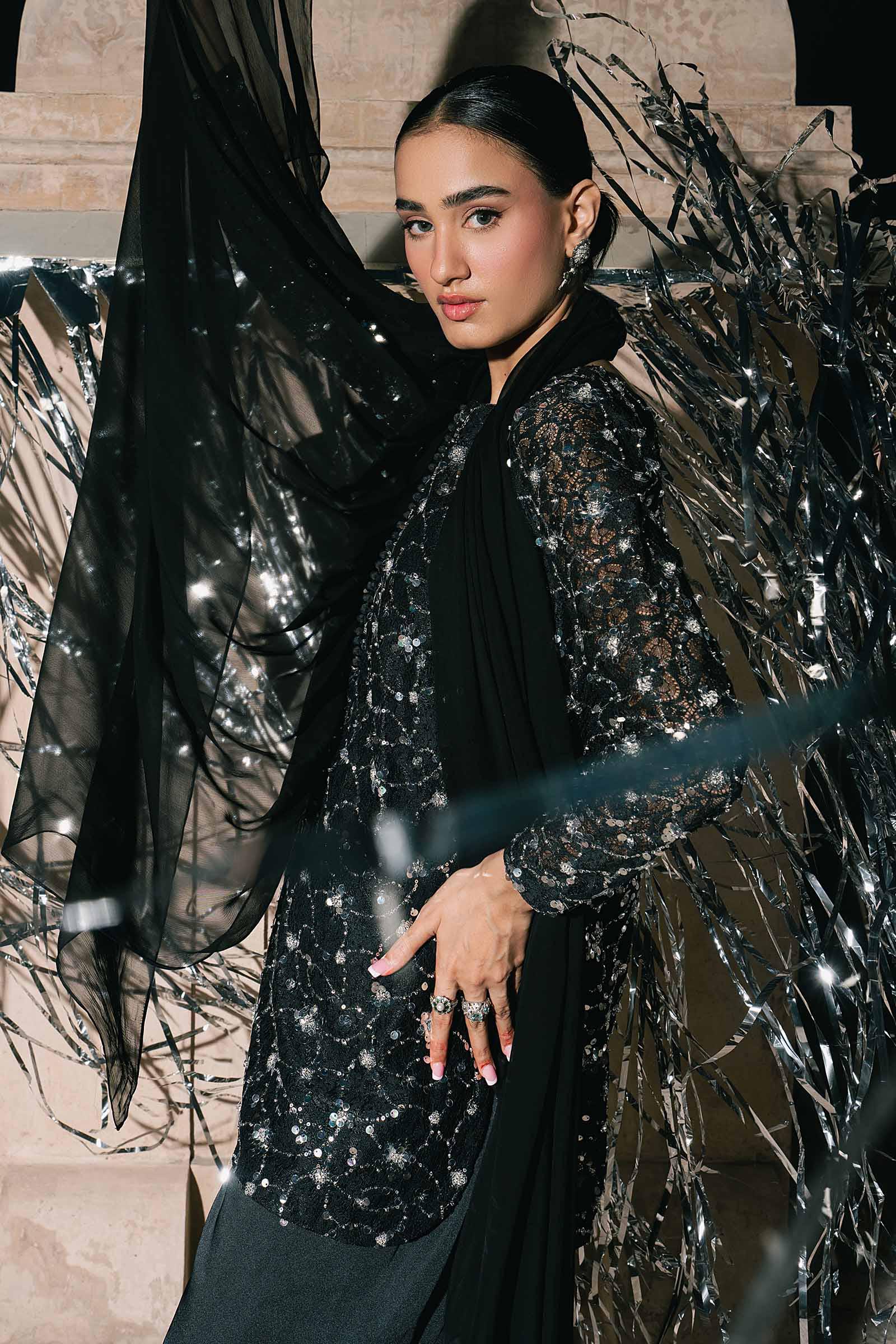https://cdn.shopify.com/s/files/1/0620/8788/9062/files/SFEA2601BlackCloseup_E.jpg?v=1778592748