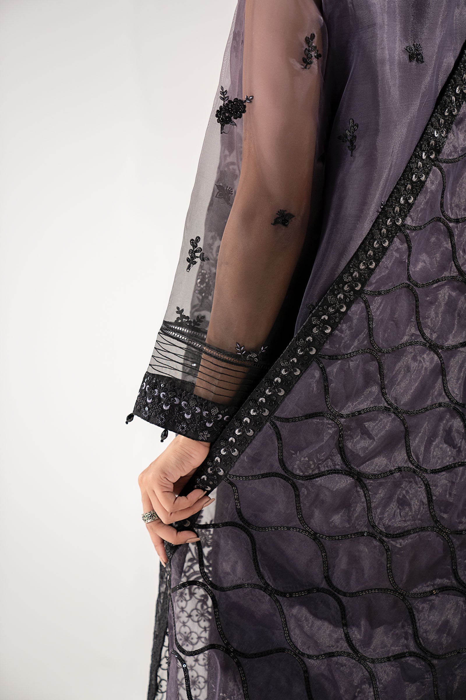 https://cdn.shopify.com/s/files/1/0620/8788/9062/files/SFW2534Closeup_H.jpg?v=1758971943
