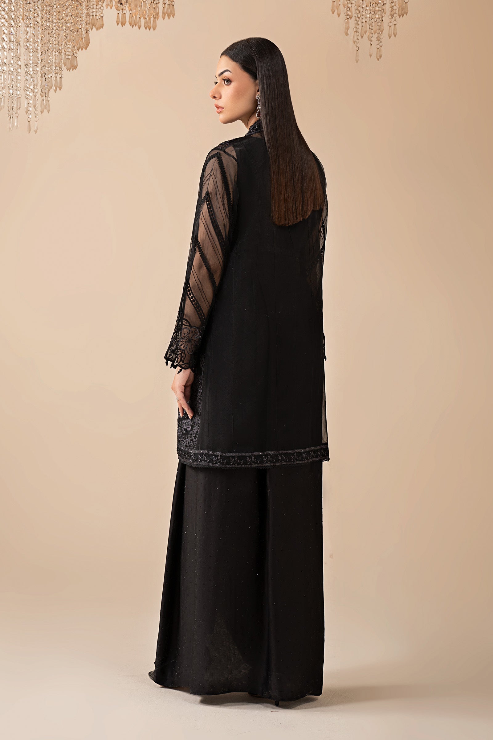 https://cdn.shopify.com/s/files/1/0620/8788/9062/files/SFW2557BlackBack_D.jpg?v=1766048353