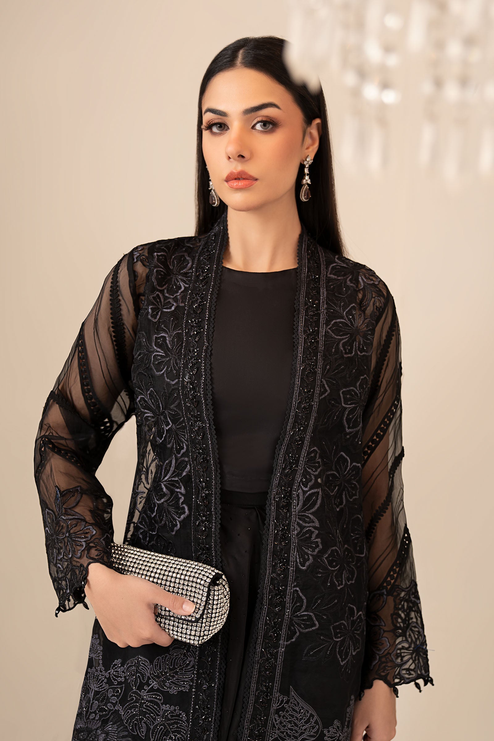 https://cdn.shopify.com/s/files/1/0620/8788/9062/files/SFW2557BlackCloseup_E.jpg?v=1766048353
