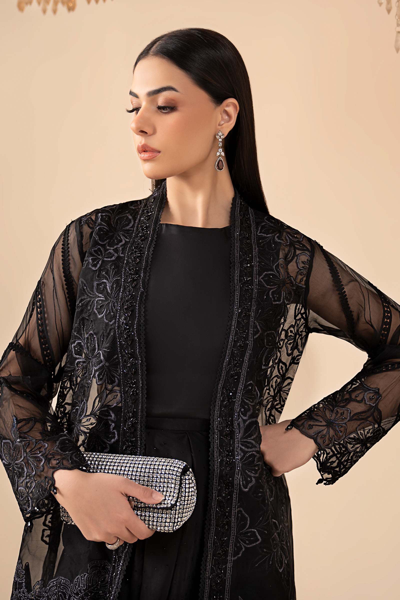 https://cdn.shopify.com/s/files/1/0620/8788/9062/files/SFW2557BlackCloseup_F.jpg?v=1766048353