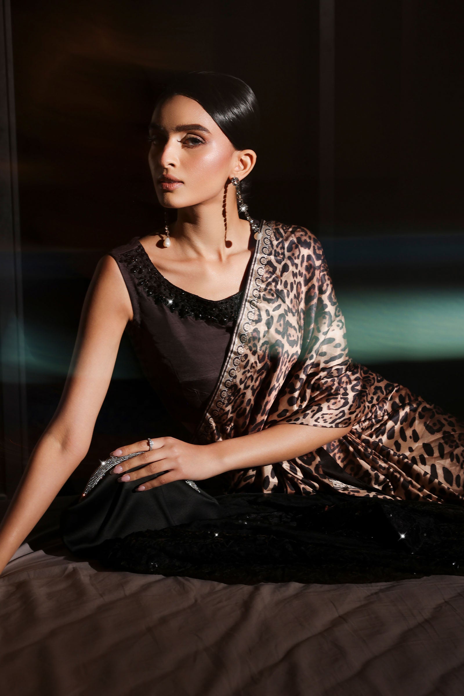 https://cdn.shopify.com/s/files/1/0620/8788/9062/files/SF_W25_06_Black_Closeup_I.jpg?v=1765454348