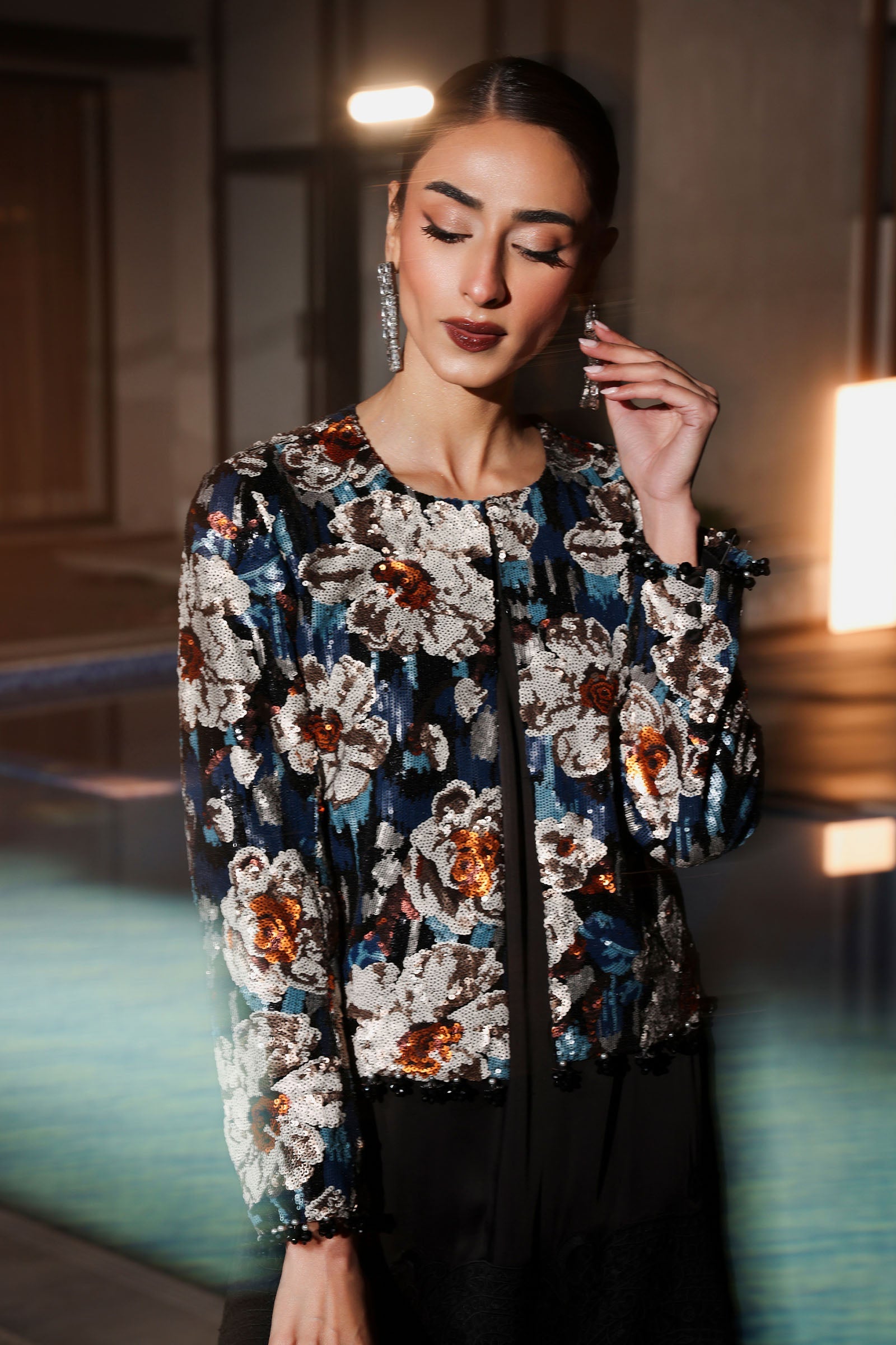 https://cdn.shopify.com/s/files/1/0620/8788/9062/files/SF_W25_76_Black_Closeup_B.jpg?v=1765455320