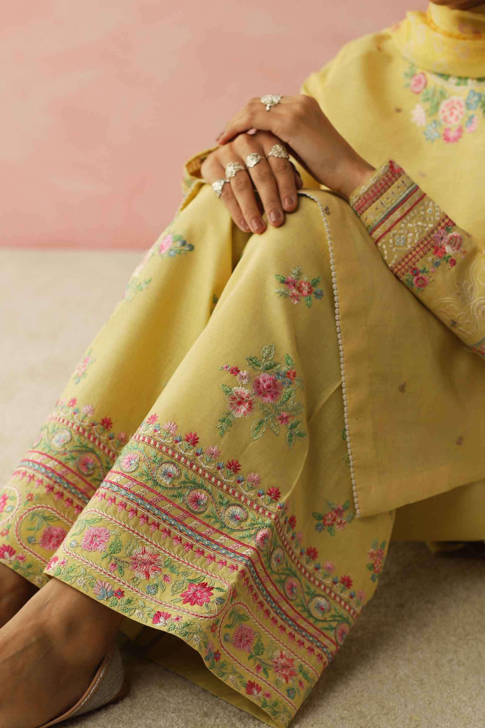 https://cdn.shopify.com/s/files/1/0340/8376/6405/products/SL-2304-Bb.jpg?v=1684837059