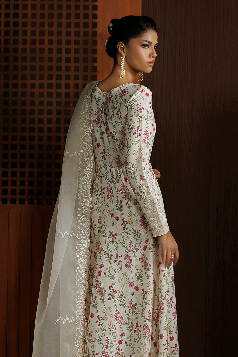 Creamy White Embroidered Silk Blend 3 Piece Suit SL-26-24