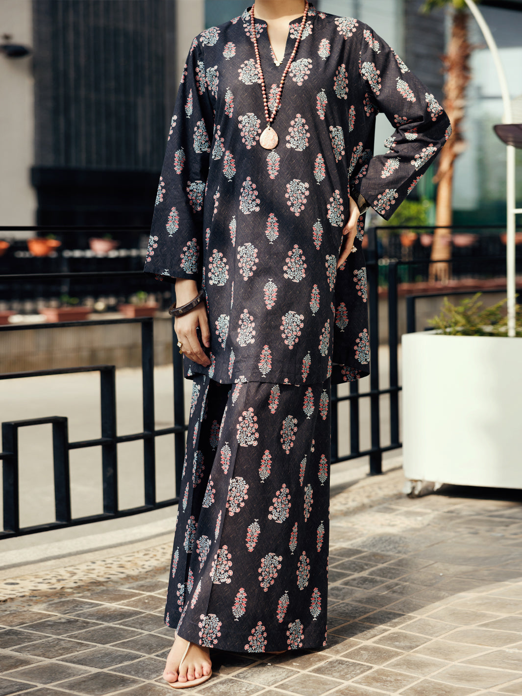 Black Lawn Co-ord Set - ALP-2PS-SLKS-2246