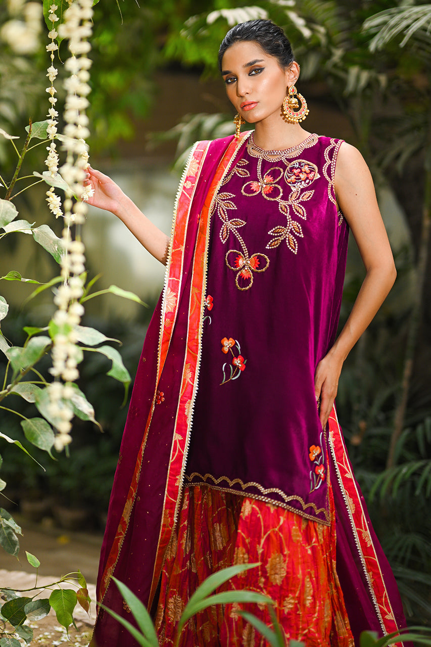 https://cdn.shopify.com/s/files/1/0588/3661/5221/products/SM2MEHLUMSADRIWALA-45.jpg?v=1694608561