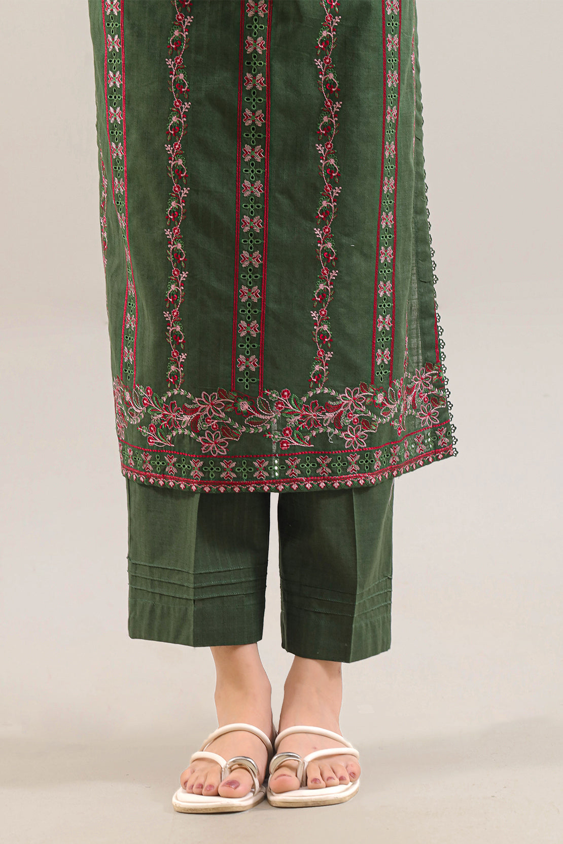 Luxury Pret Embroidered Slub Cotton Stitched 3 Piece124444