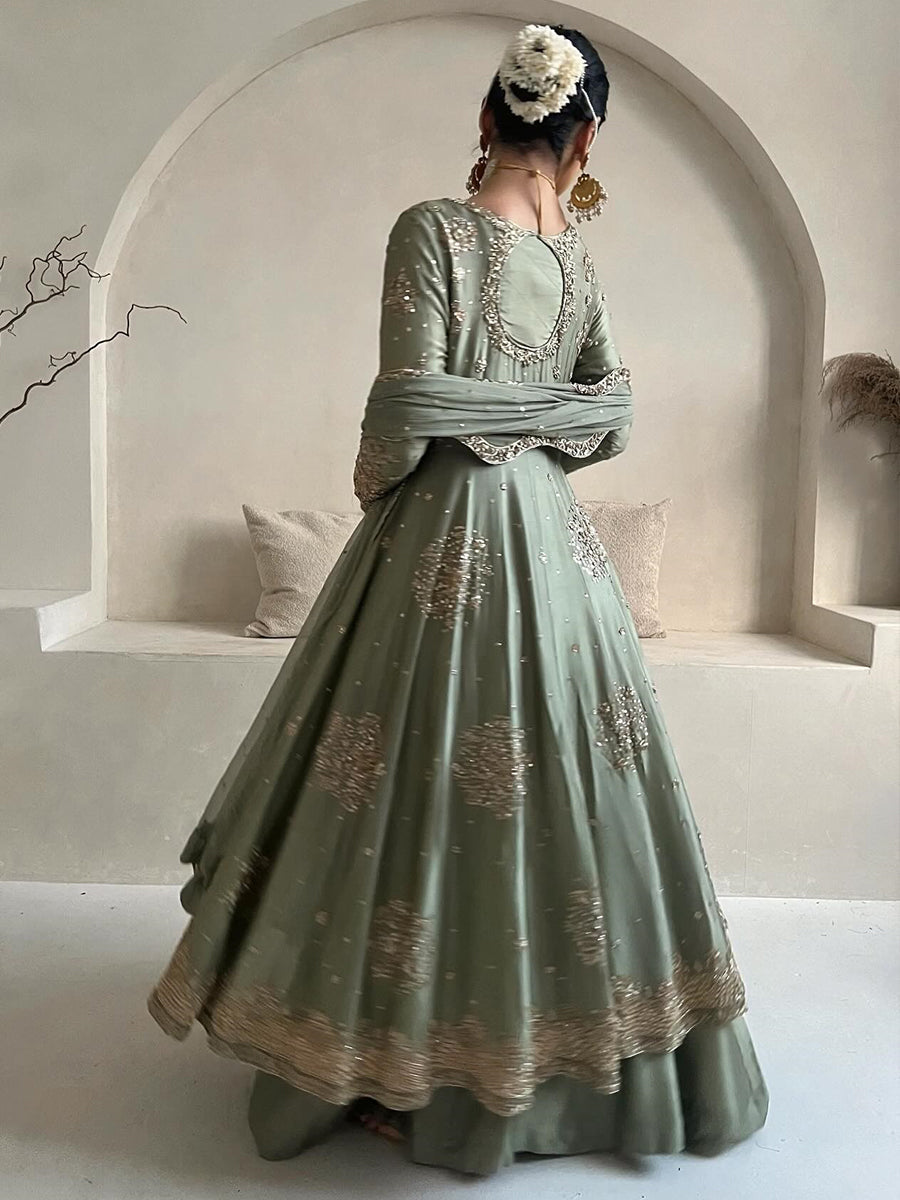 Saira Shakira – SS-09 Style