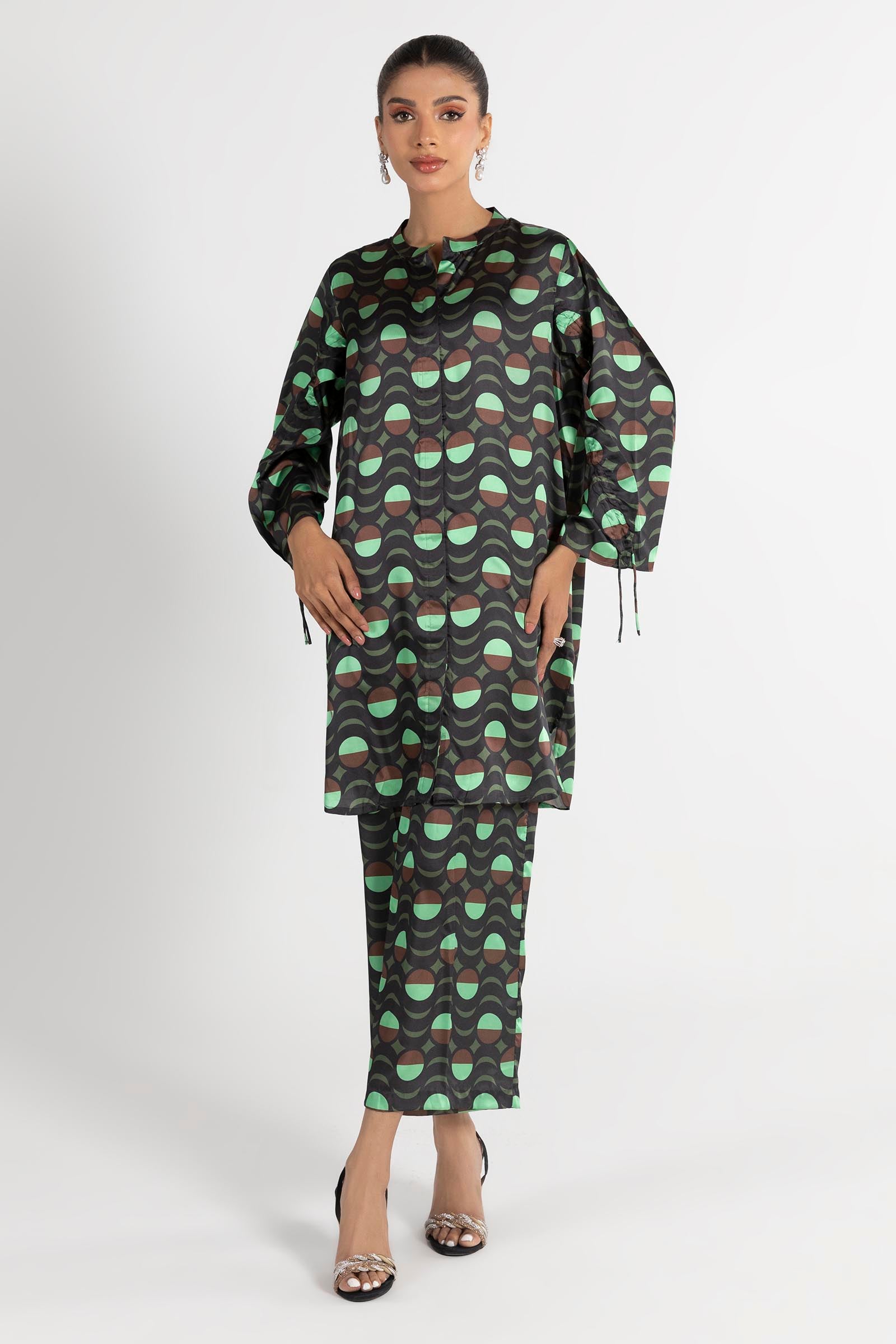 https://cdn.shopify.com/s/files/1/0740/1753/8280/files/SS23STP546_1.jpg?v=1776594440