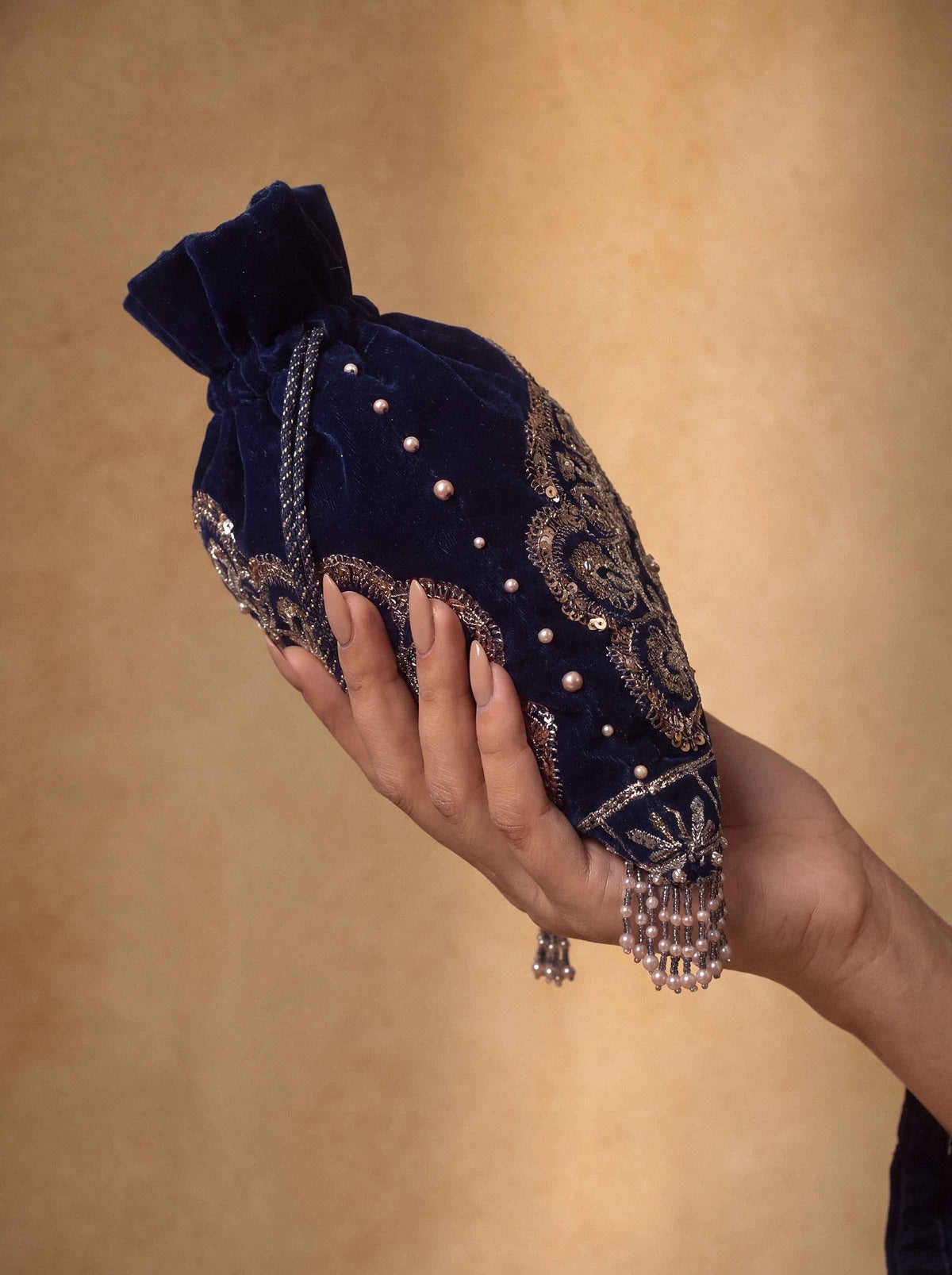 EMBROIDERED POUCH - ST1PE-BOUT26WV1-6