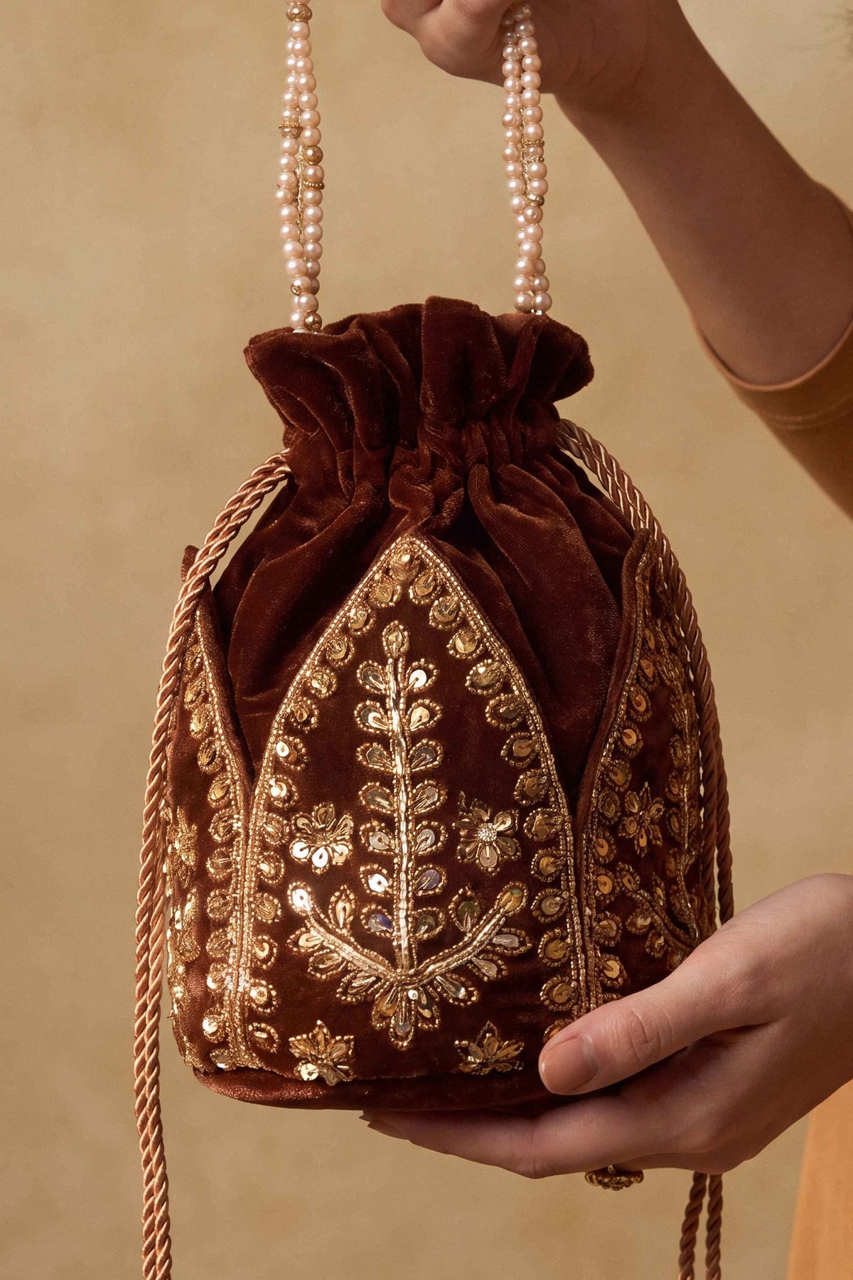 Embroidered Pouch - ST1PE-LUXE26WV1-1