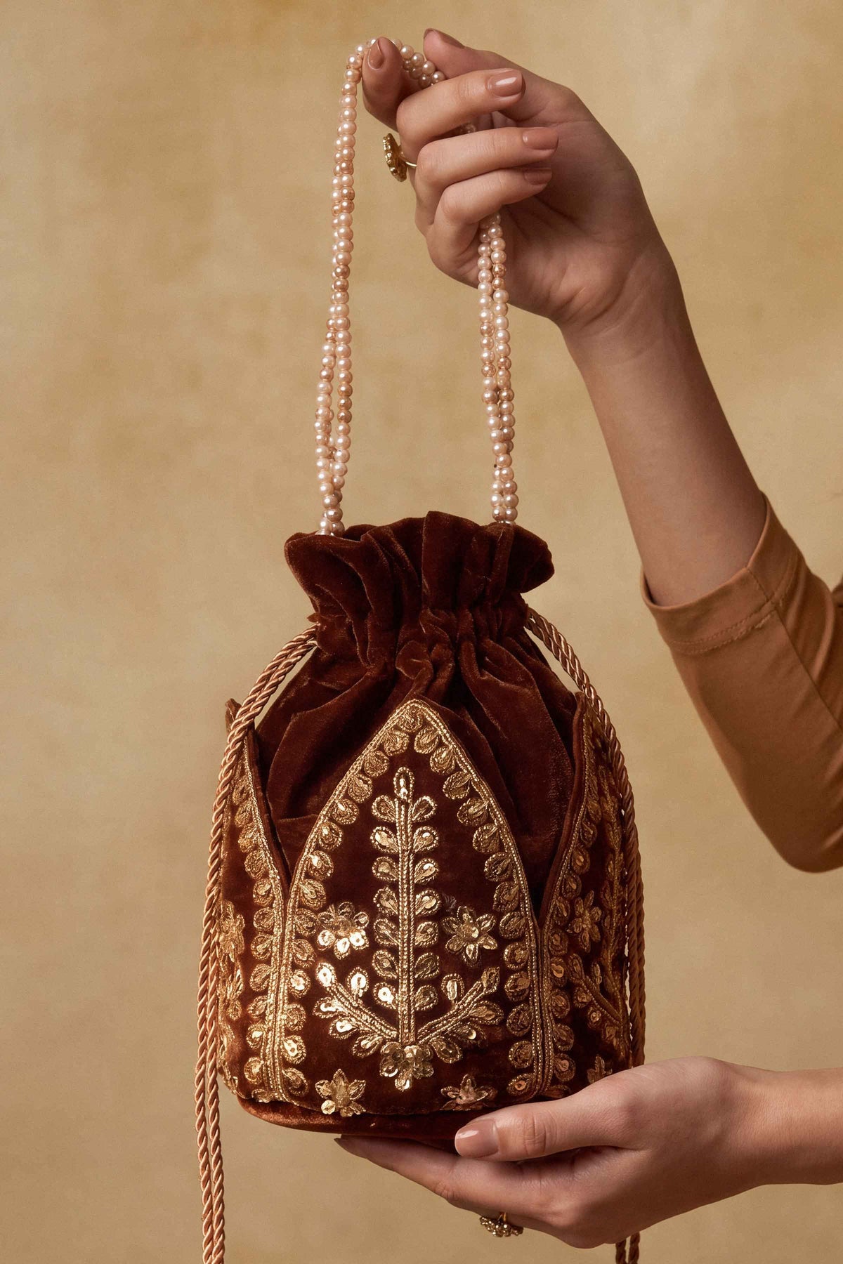 Embroidered Pouch - ST1PE-LUXE26WV1-1