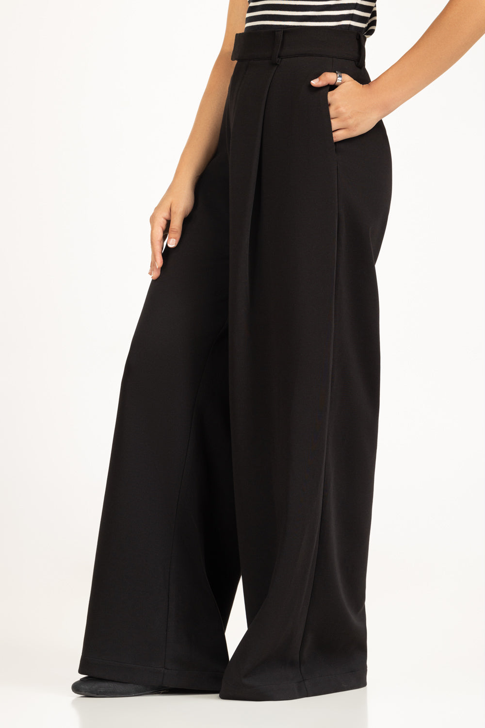 Wide Leg Fit Pant