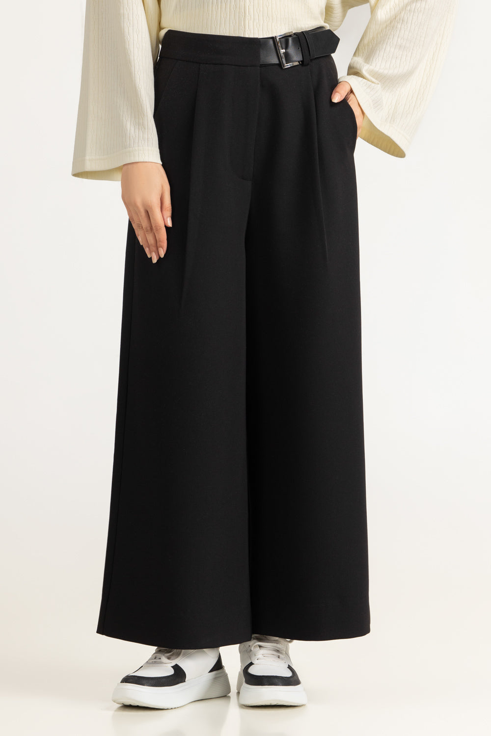 Straight Fit Pant