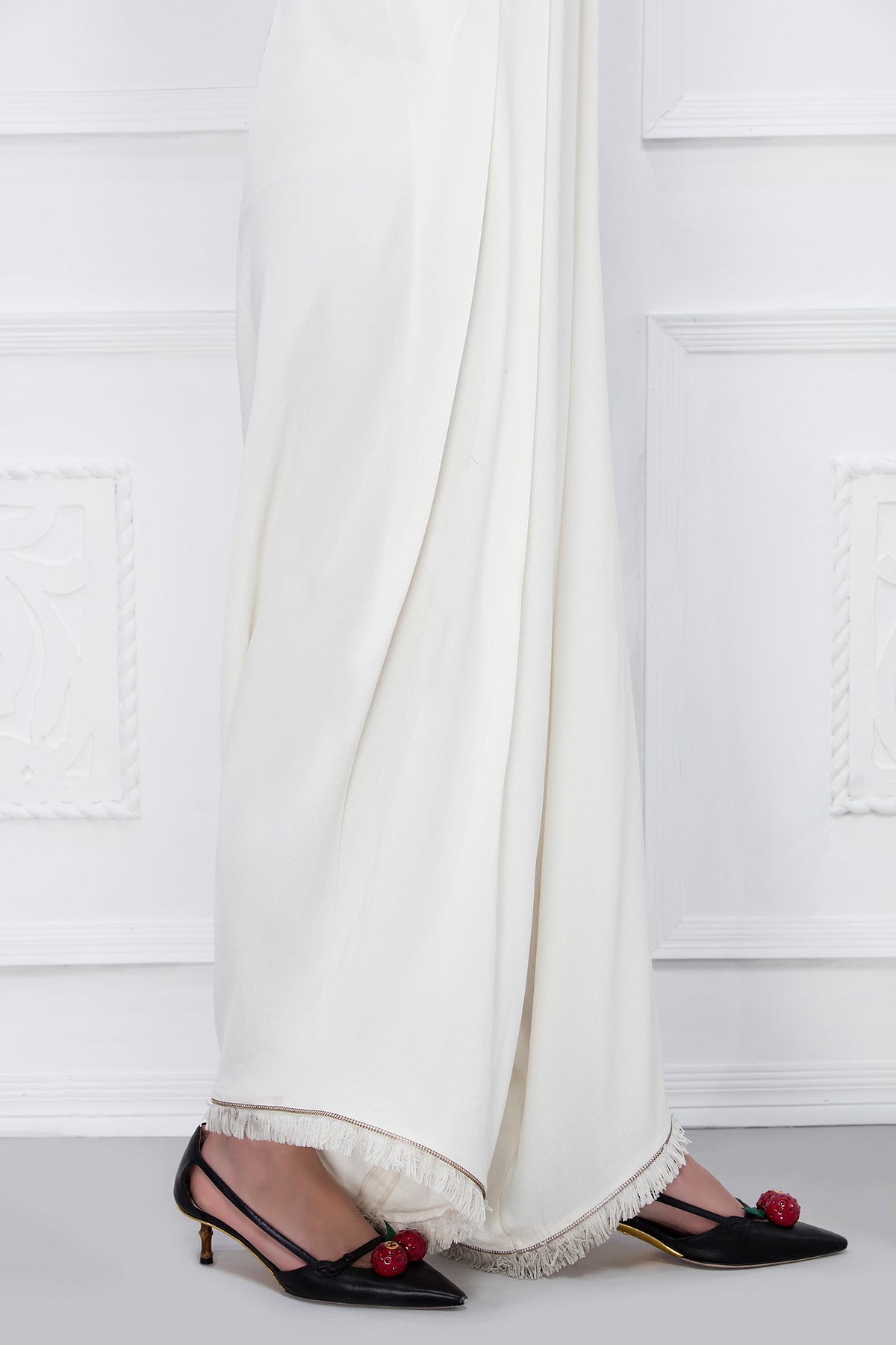 SLOUCH SHALWAR OFF WHITE (EV-1802024)