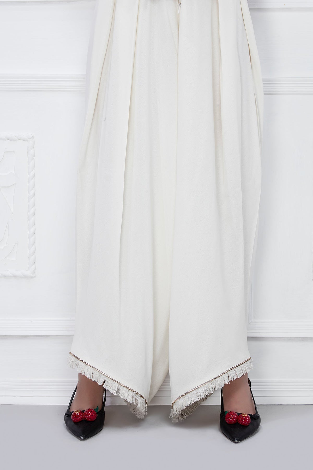 SLOUCH SHALWAR OFF WHITE (EV-1802024)