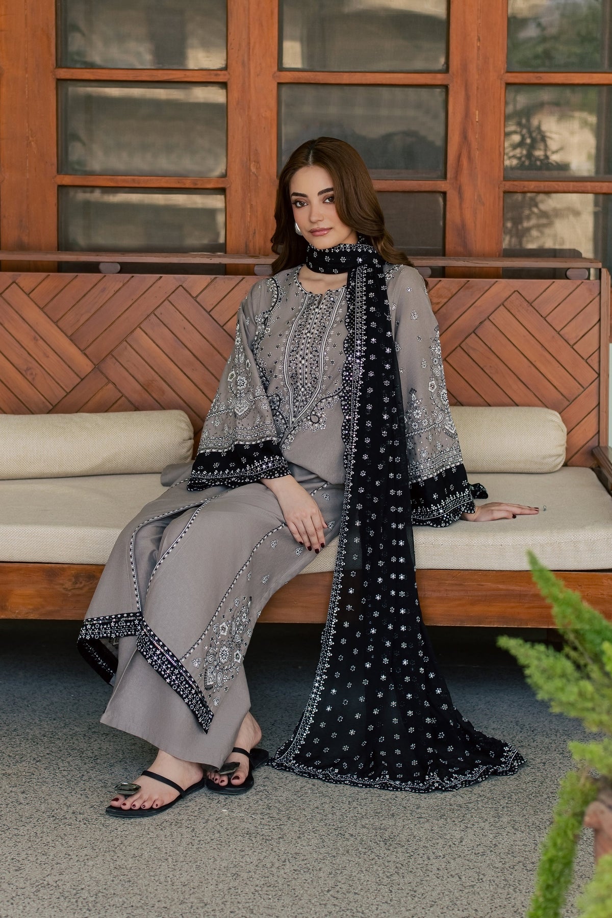 Sozraag 3Pc - Embroidered Karandi Pret