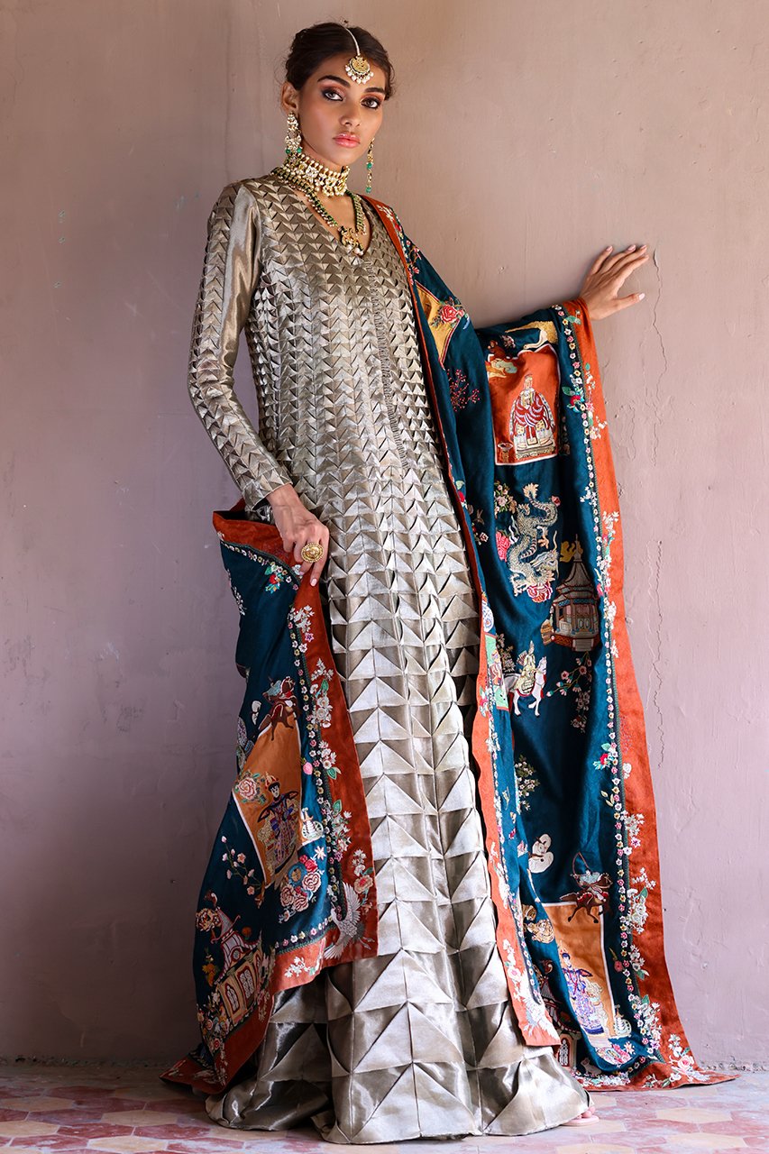 Sunehri Champa Chaddar