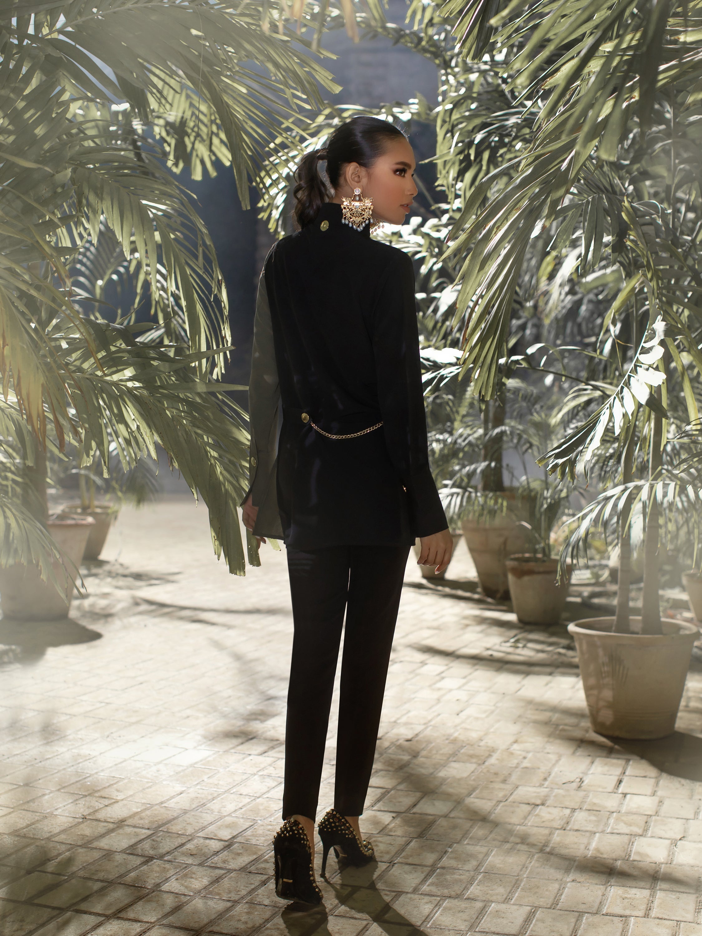 Nia - Black & Olive