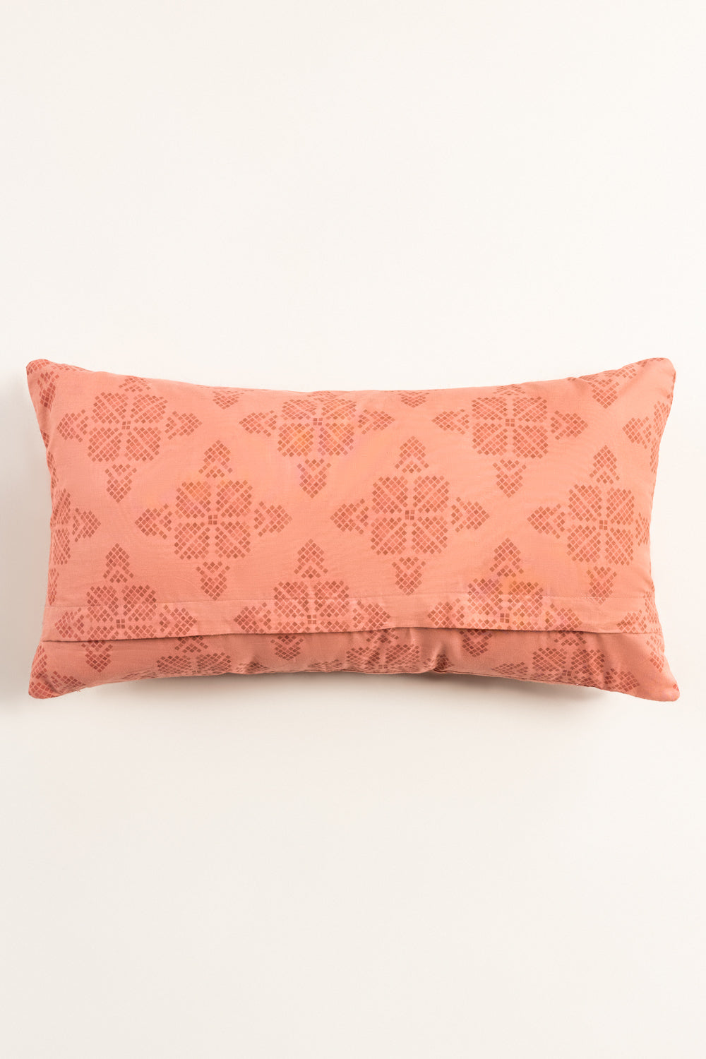 https://cdn.shopify.com/s/files/1/0706/3253/8159/files/Tapestry-Flora-T-150-Deck-Cushion-Cover-gulahmed-back_3.jpg?v=1759329921
