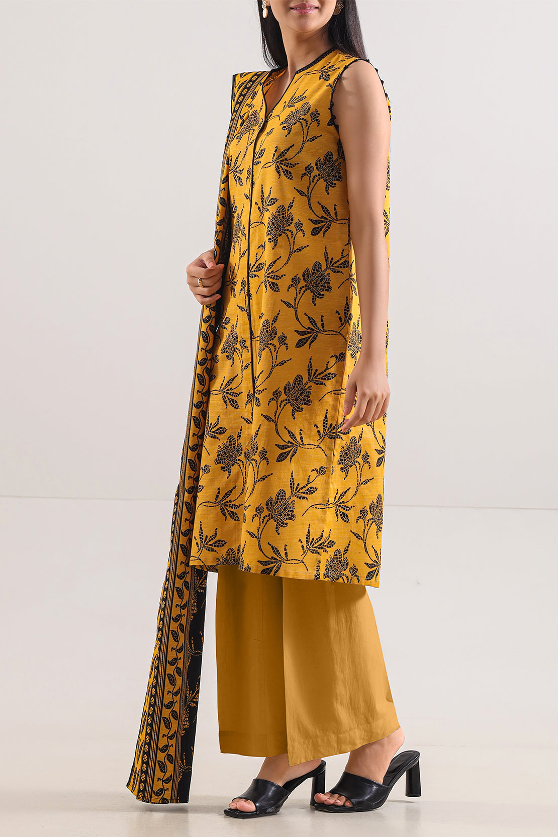 Unstitched Printed Cotton Khaddar 3 Piece114074