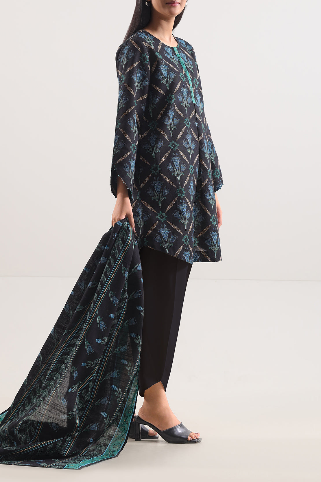 Unstitched Printed Cotton Khaddar 3 Piece114103