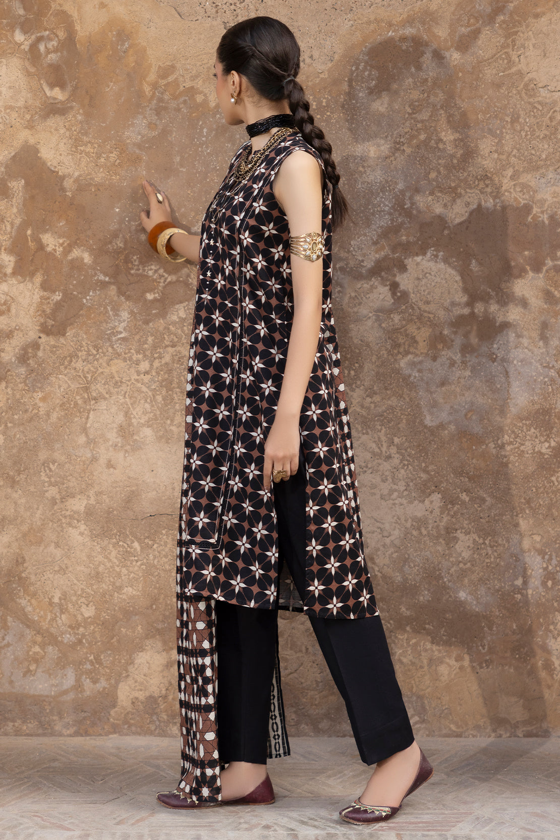 Unstitched Printed Warm Khaddar 3 Piece117042