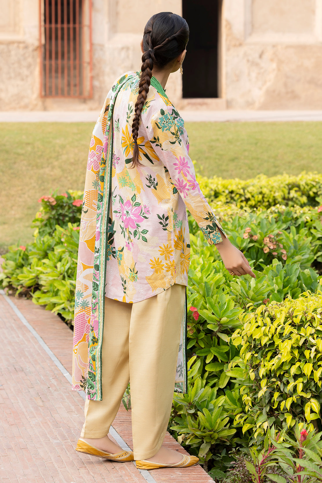 Unstitched Printed 3 Piece – in Lawn & Khaddar117048