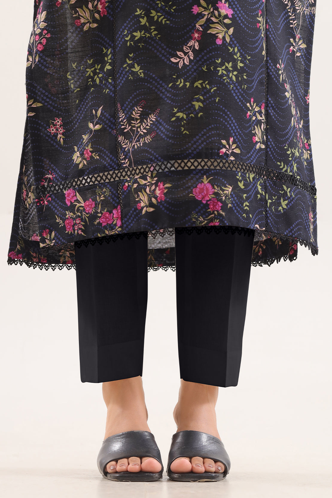 Unstitched Printed Warm Khaddar 3 Piece129803