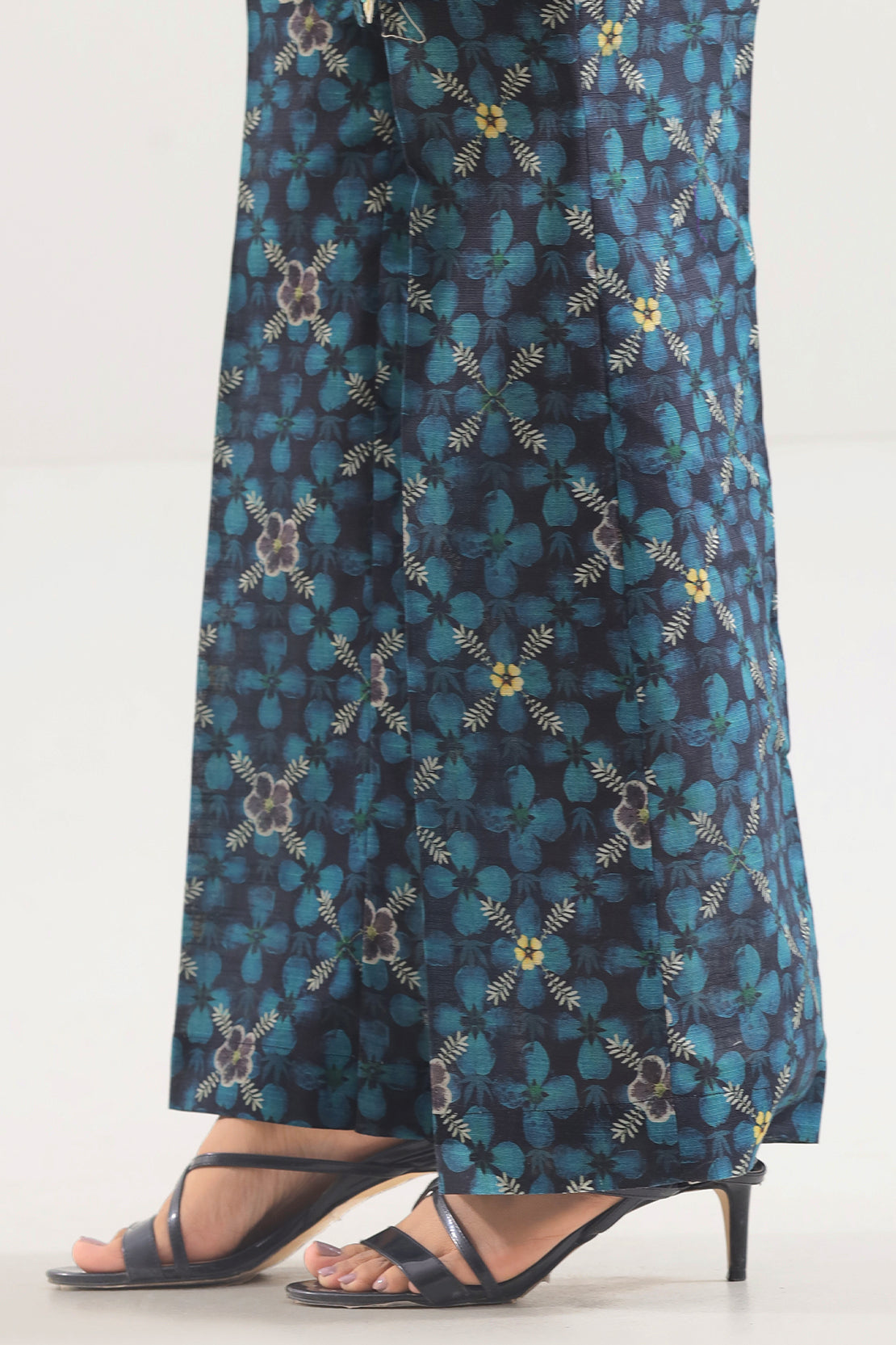 Unstitched Printed Warm Khaddar 2 Piece (Shirt/Trouser)122303