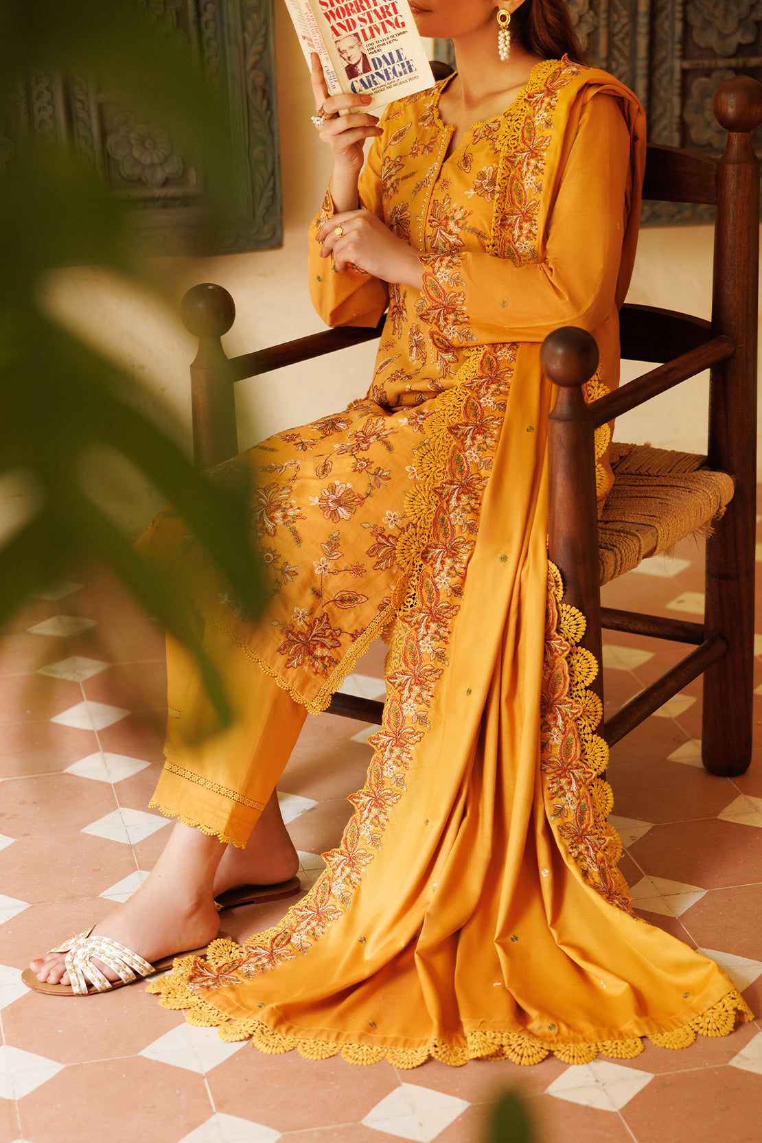 Unstitched Embroidered Arabic Linen 3 Piece115967