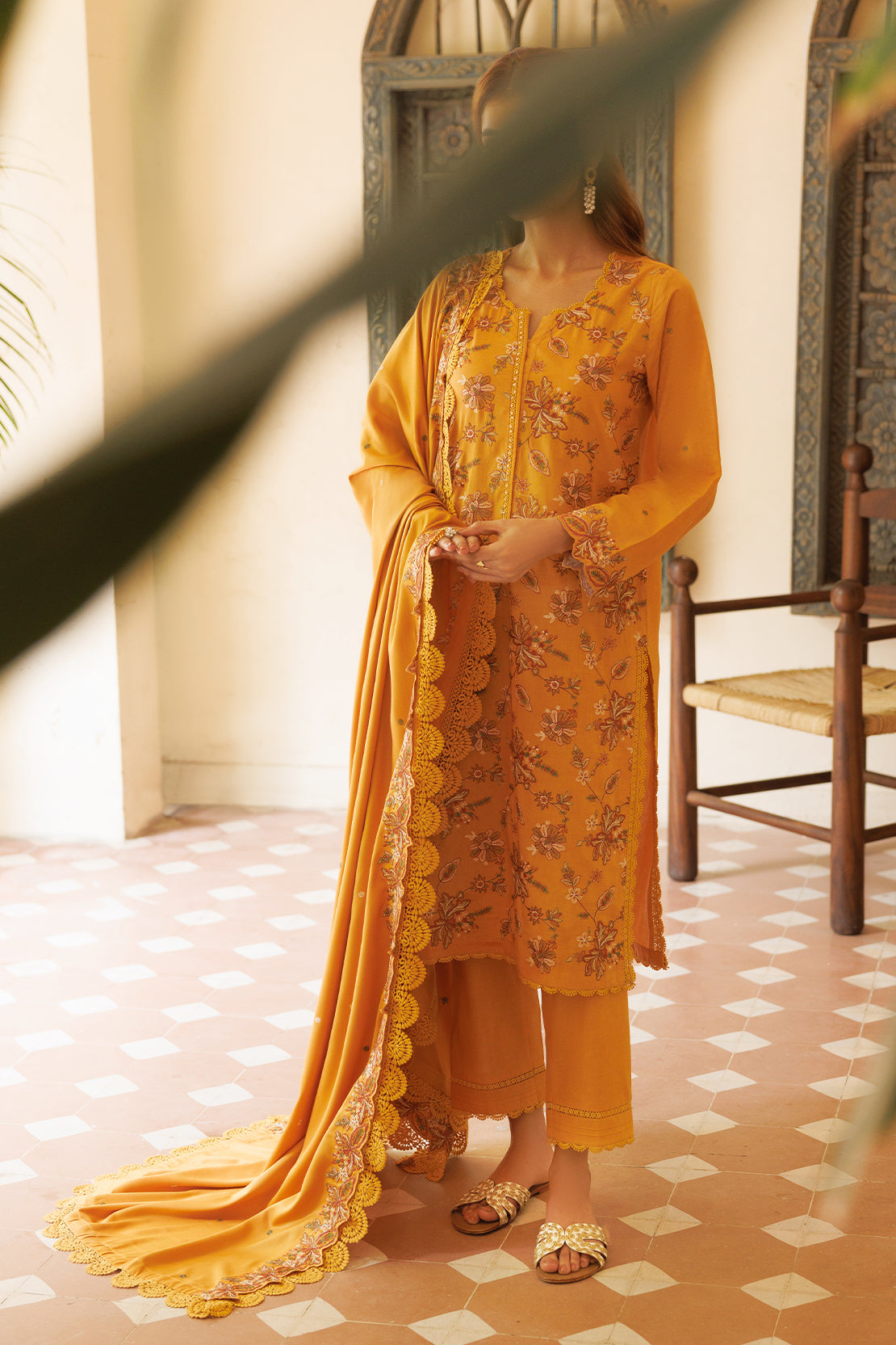 Unstitched Embroidered Arabic Linen 3 Piece115967