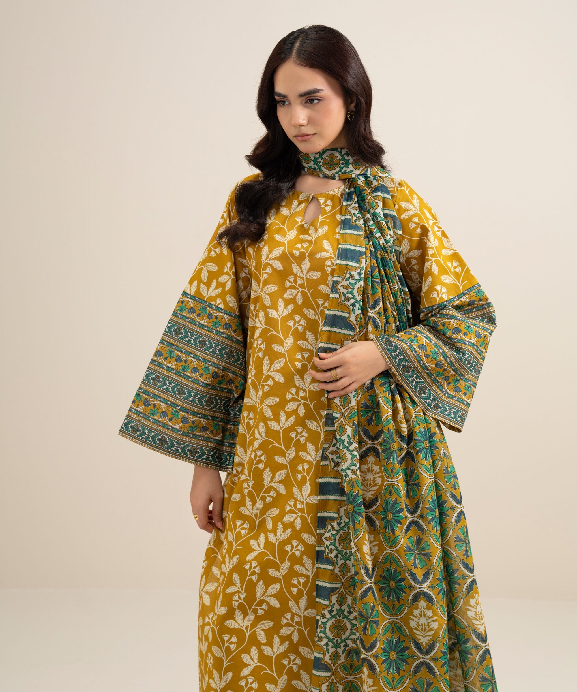 Unstitched 3 PC U3PDDS26V623